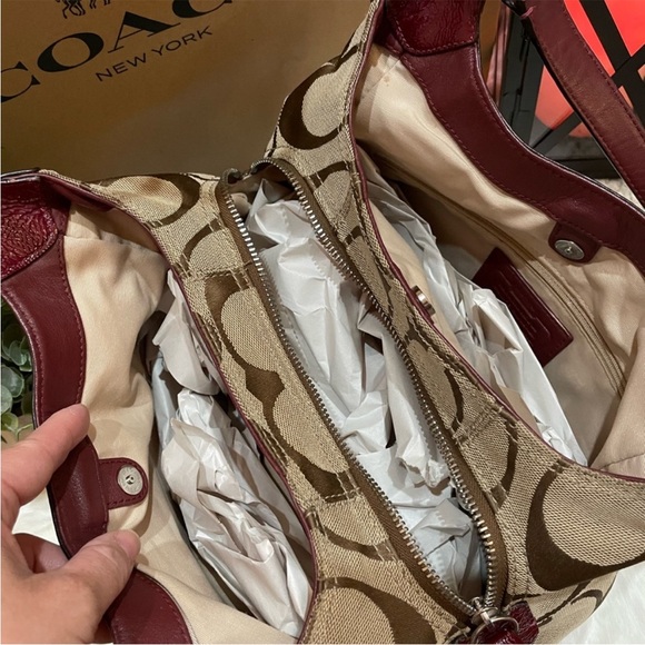 Coach wallet and matching bag - Picture 16 of 17